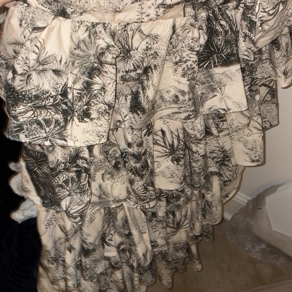 Tropical Print Ruffle Blouse - Picture 4 of 4